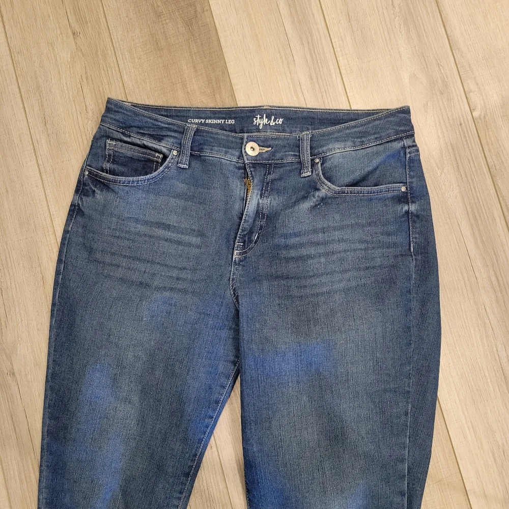 STYLE & CO. WOMEN'S CURVY SKINNY LEG  DISTRESSED JEANS SIZE 10